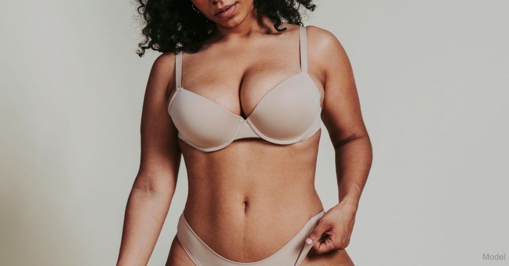 A woman wearing a bra and underwear (model)